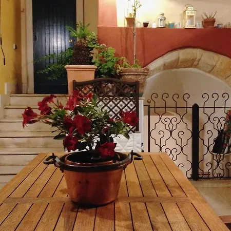 Tuara Bed & Breakfast *